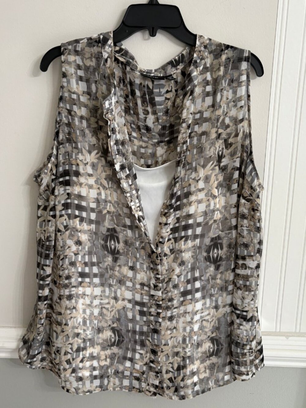 Patterned Button Front Sleeveless Blouse